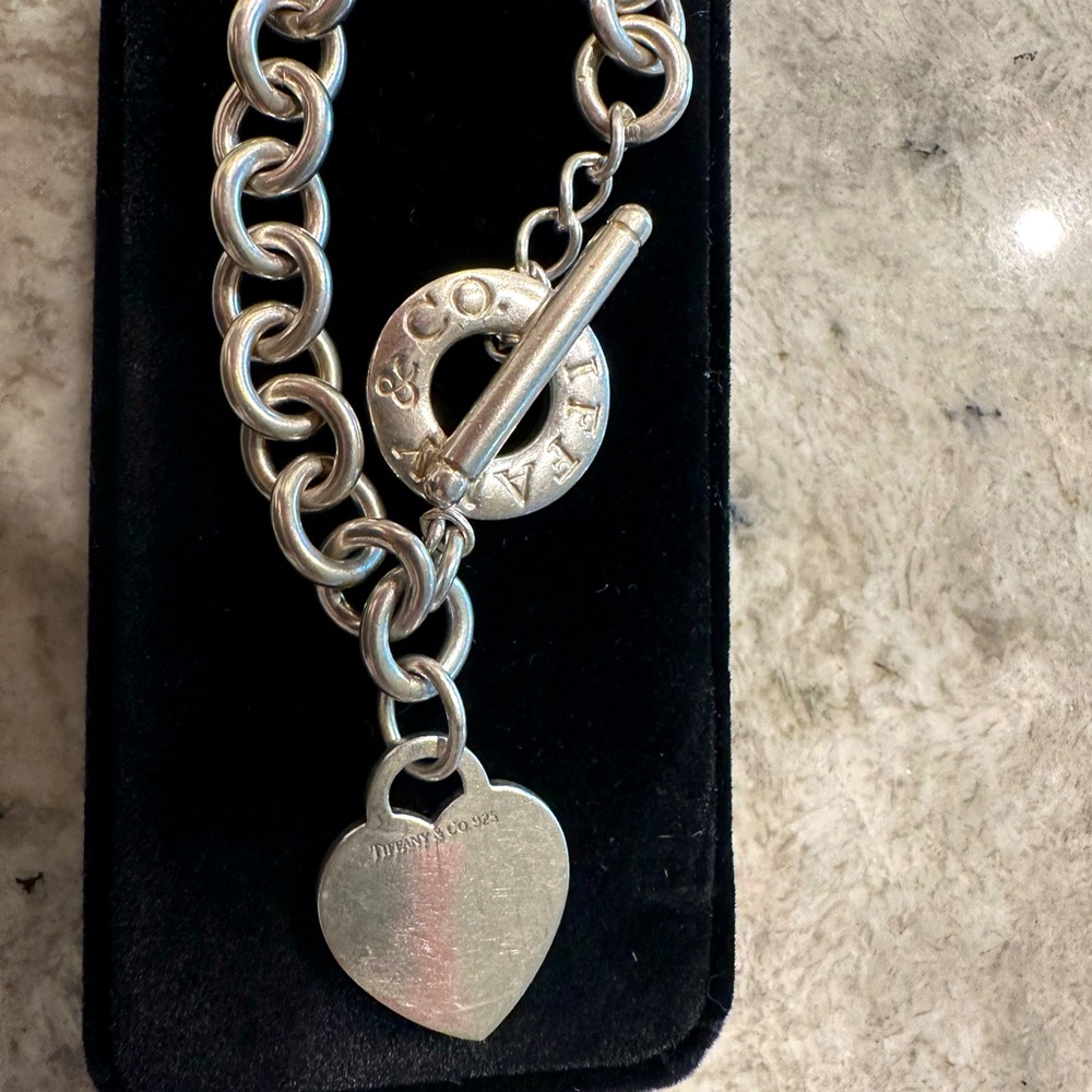Return to Tiffany & Co toggle necklace